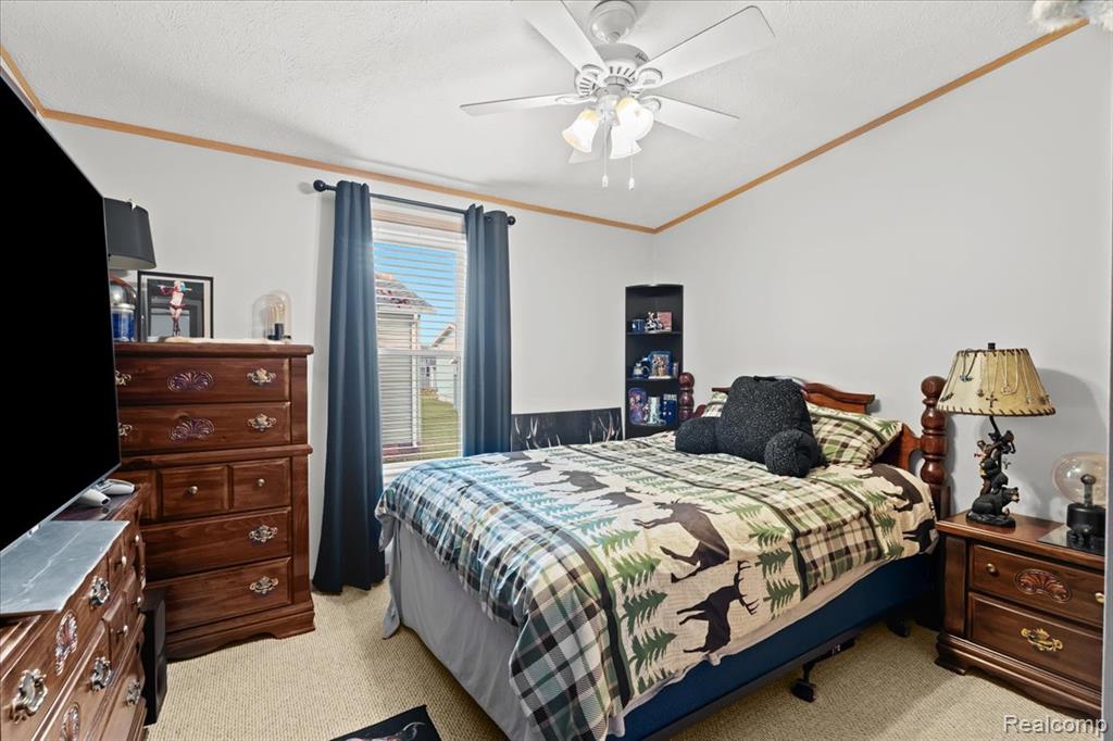 11092 Indianwood Court, South Lyon, MI 48178 — Photo 16