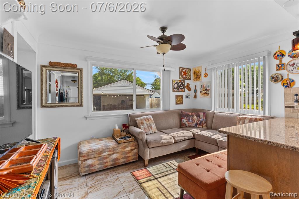 29683 Marquette Street, Garden City, MI — Photo 12