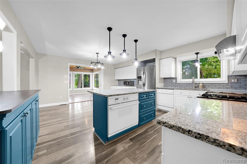 2880 Wareing Drive, Orion, MI — Photo 9