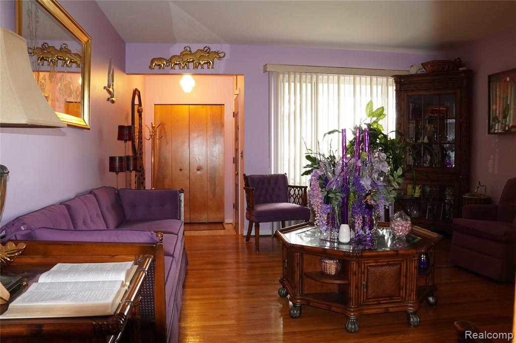 19445 McIntyre Street, Detroit, MI 48219 — Photo 7