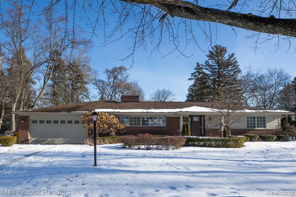565 WESTBOURNE Drive, Bloomfield Hills, MI 48301 — front exterior