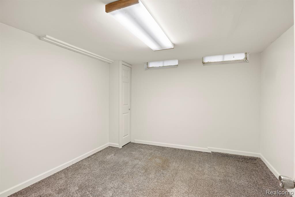 9870 FAIRBANKS Street, Belleville, MI 48111 — Photo 23