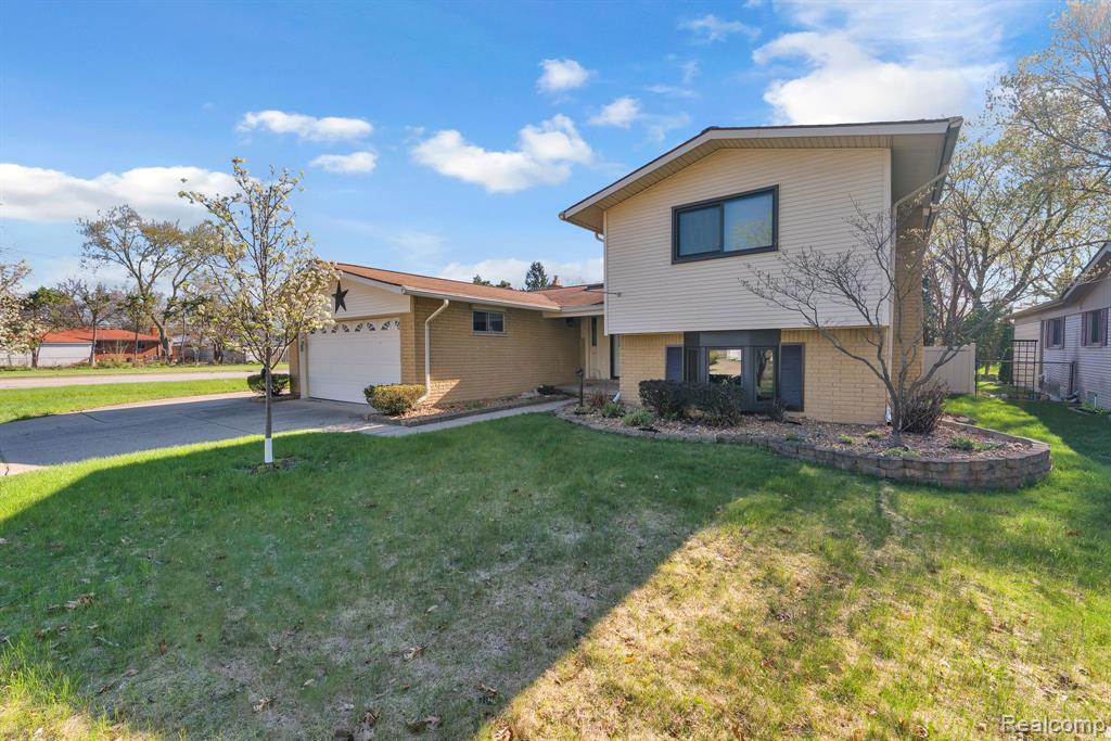 9498 Bassett Street, Livonia, MI 48150 — Photo 33