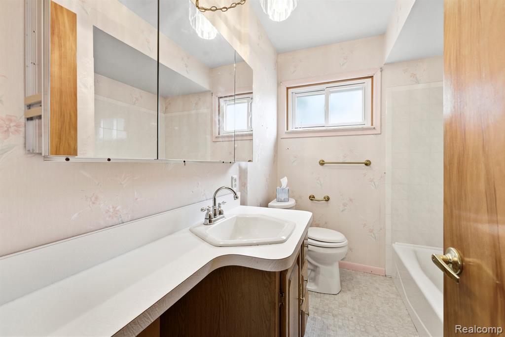 15225 Poplar Street, Southgate, MI 48195 — Photo 12