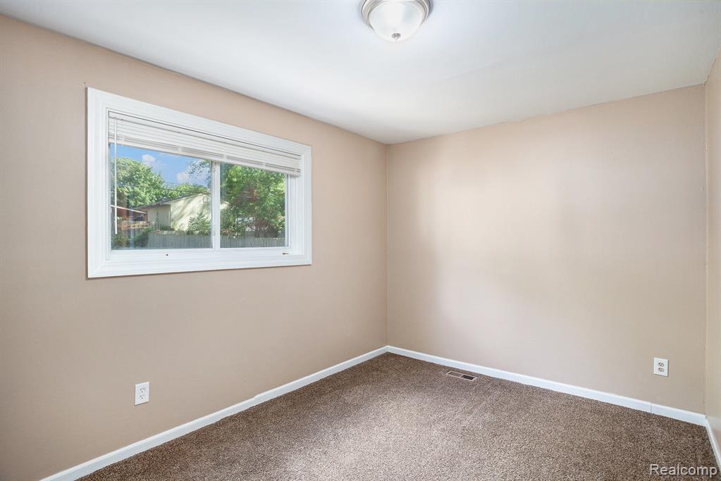 998 Dewey Street, Pontiac, MI 48340 — Photo 7