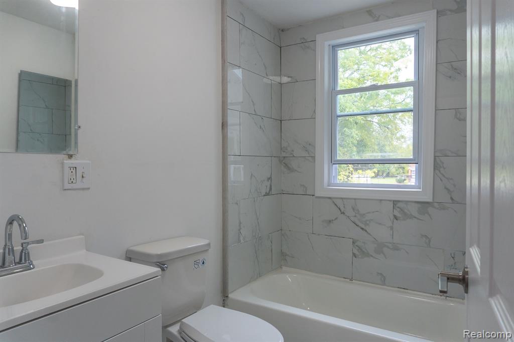 3927 SAINT CLAIR Street, Detroit, MI 48214 — Photo 43