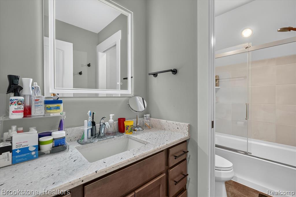 9830 Loretta Lane, South Lyon, MI 48178 — Photo 37