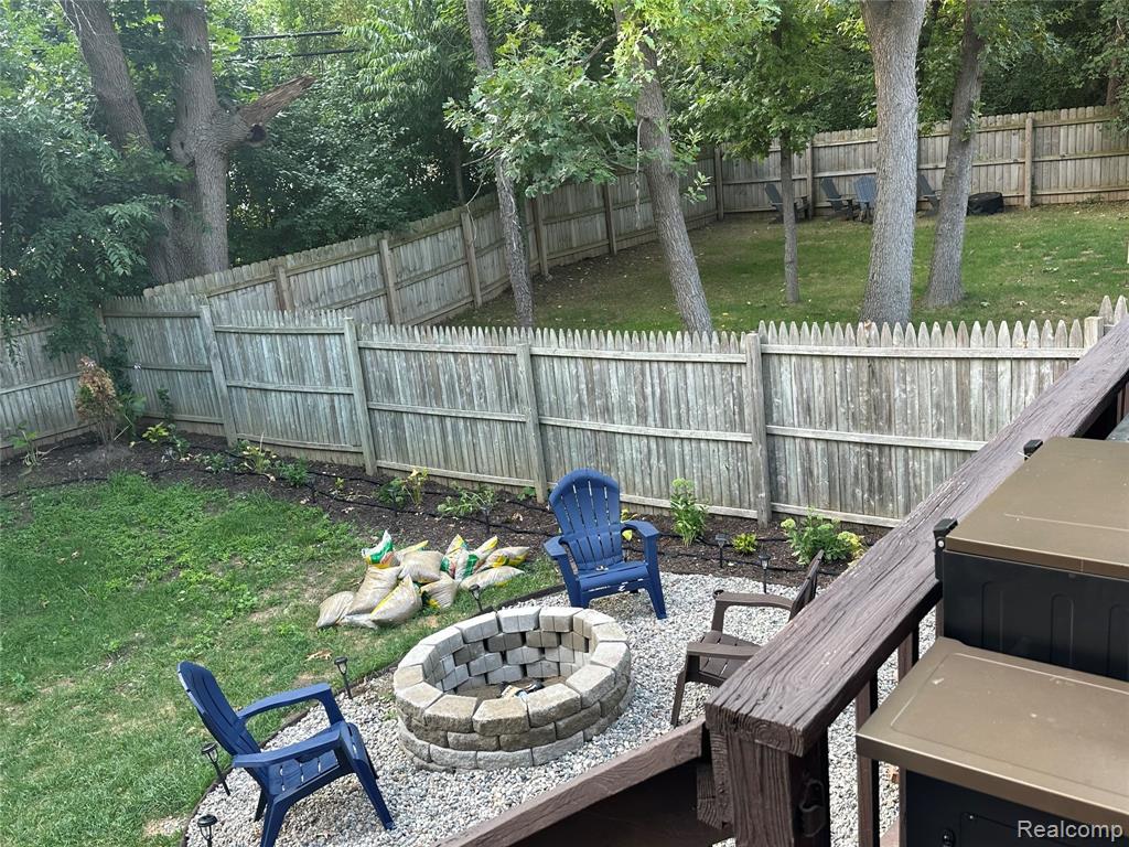 7093 Rolling Hills Drive, Waterford, MI 48327 — Photo 31