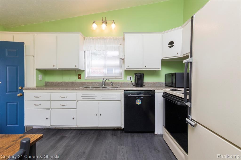 5397 Vivian Street, Dearborn Heights, MI 48125 — Photo 8