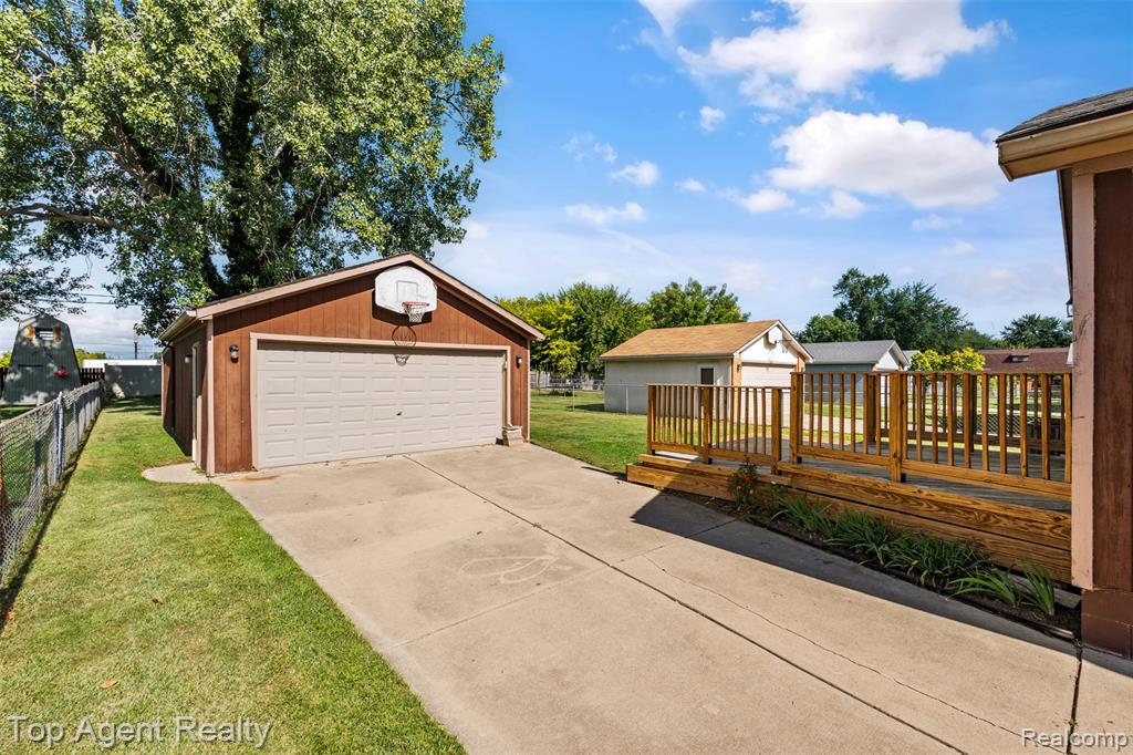 49431 Fuller Road, Chesterfield, MI — Photo 23