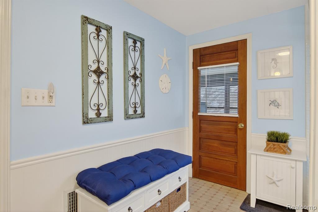 447 Maple Street, Wyandotte, MI 48192 — Photo 33