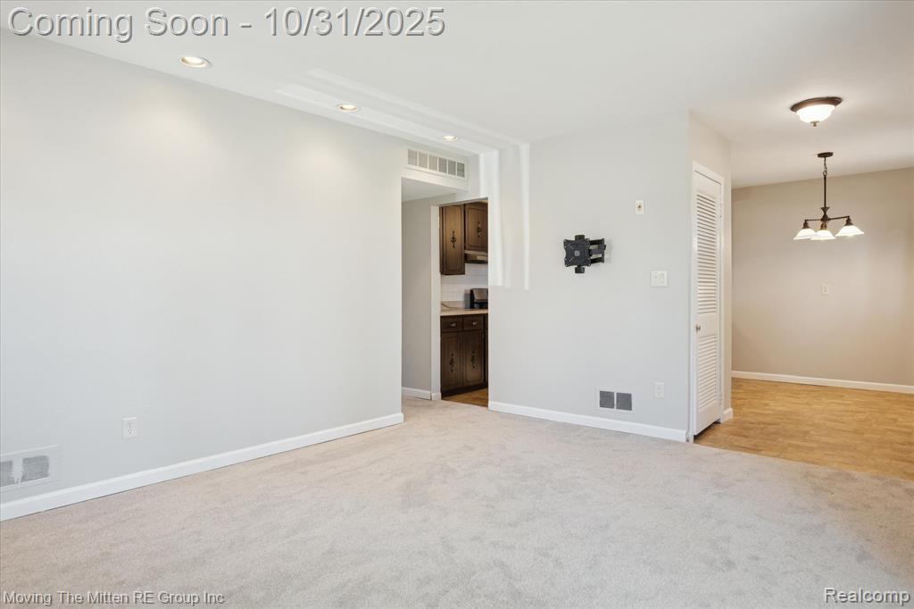 4943 Pardee Avenue N, Dearborn Heights, MI 48125 — Photo 6
