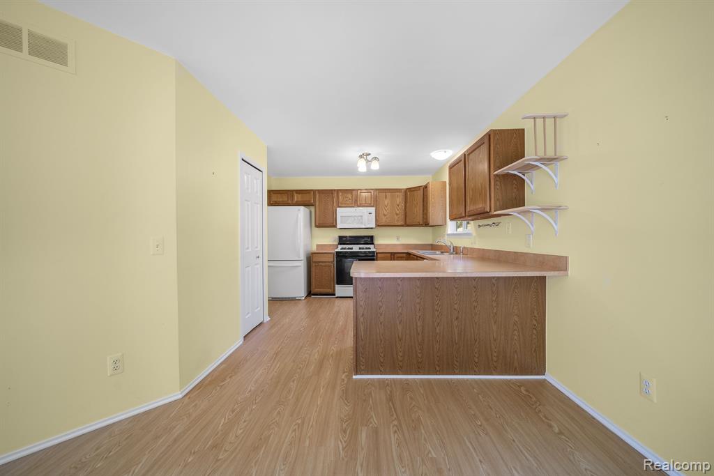 600 Akram, Oxford, MI 48371 — Photo 11