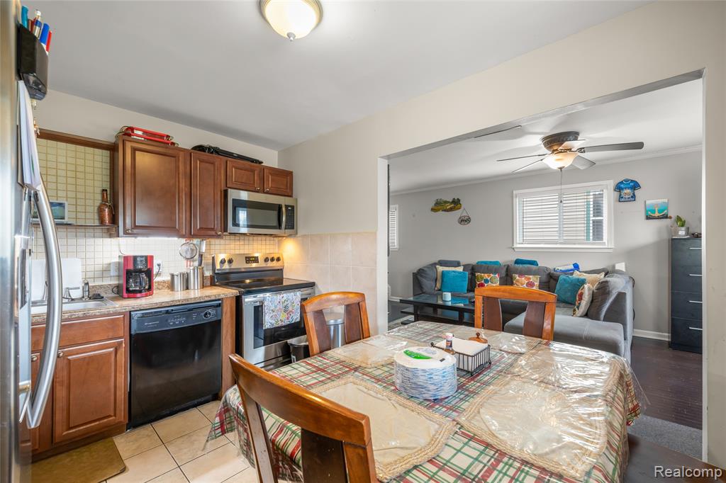 2378 River Drive, Lincoln Park, MI 48146 — Photo 10