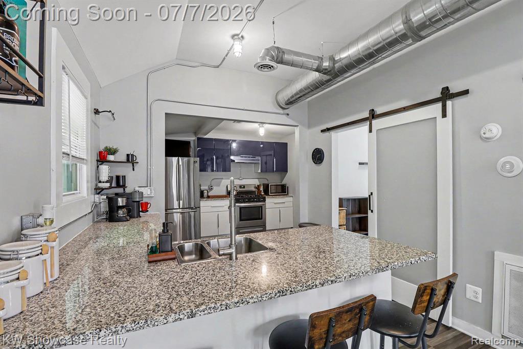 435 W Sonoma Avenue, Hazel Park, MI 48030 — Photo 11
