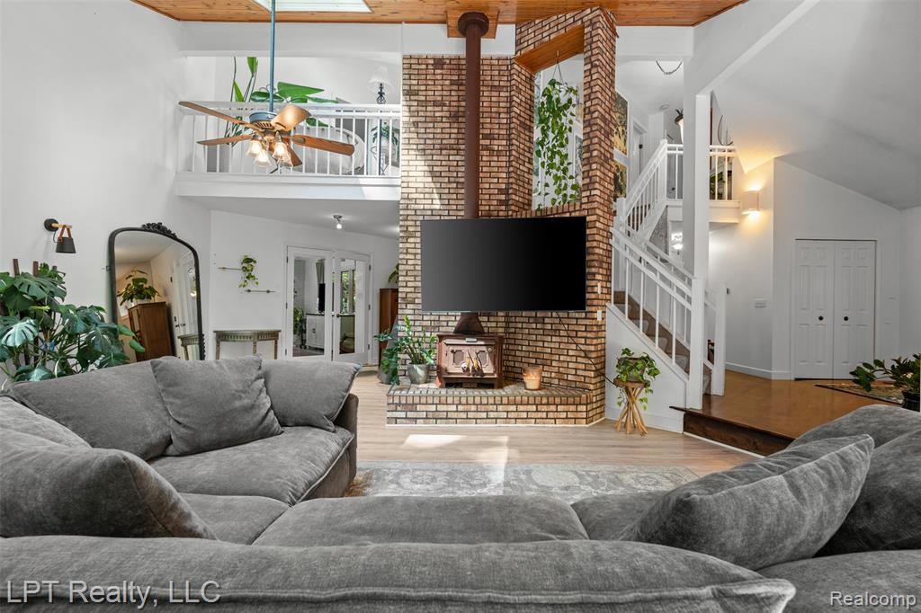 5075 Canyon Oaks Drive, Brighton, MI 48114 — Photo 9