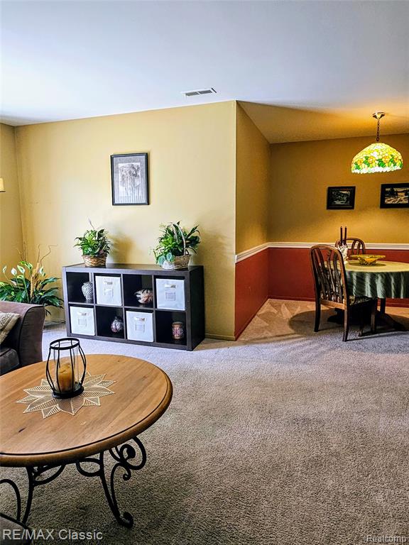6740 Ridgefield Circle, 103, West Bloomfield, MI — Photo 11