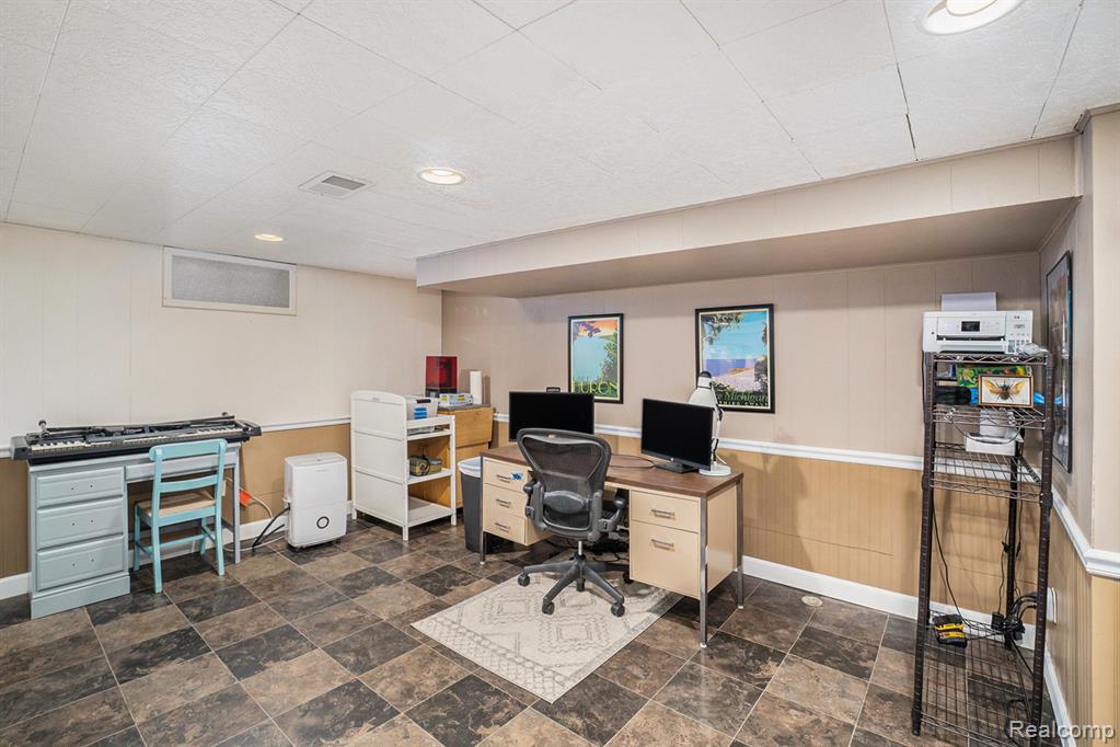 7545 Porter Road, Grand Blanc, MI 48439 — Photo 21
