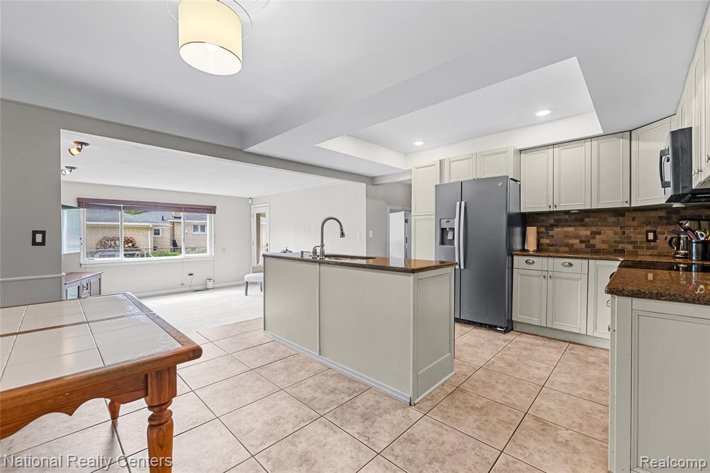 52655 Pappy, Shelby Twp, MI 48316 — Photo 5