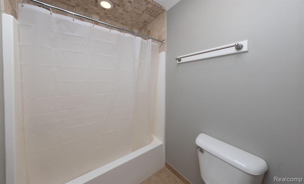 6600 TRILLIUM VILLAGE Lane, 23, Clarkston, MI — Photo 30