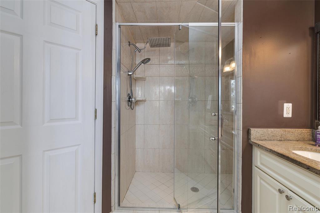 55453 Macintosh Court, Shelby Twp, MI 48316 — Photo 18