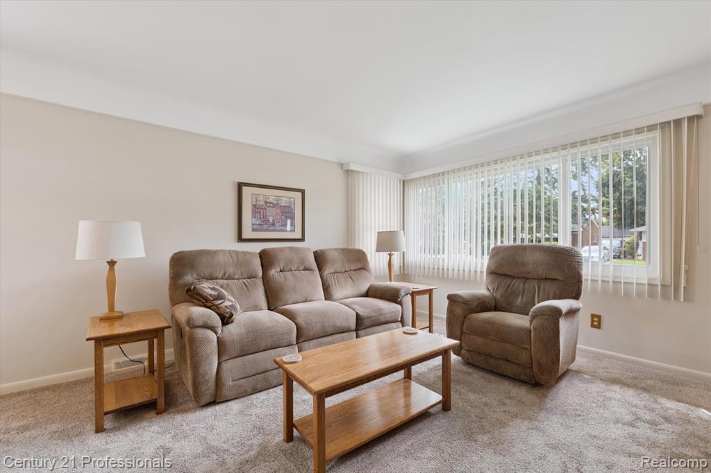 9022 Winston, Redford, MI 48239 — Photo 9