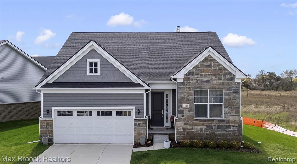 5526 Helmsdale Boulevard, West Bloomfield, MI — Photo 2
