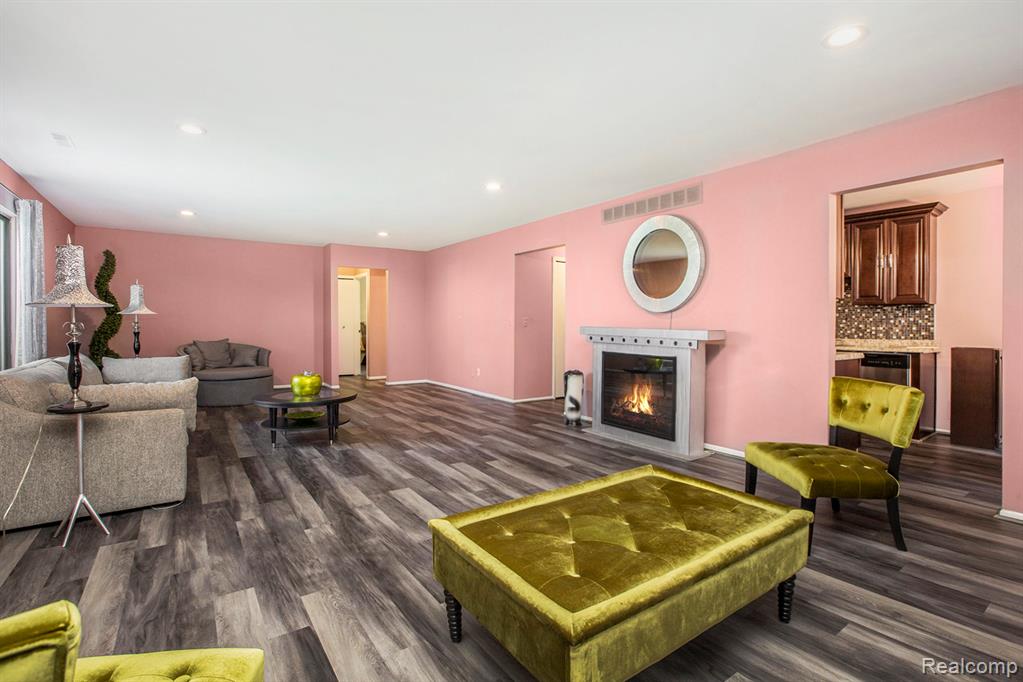 29761 Farmbrook Villa Lane, Southfield, MI 48034 — Photo 8