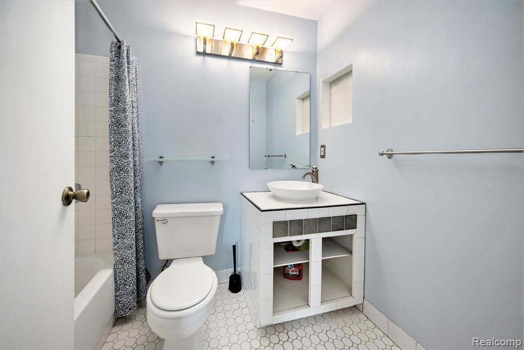 350 Briarcrest Drive, 165, Ann Arbor, MI 48104 — Photo 21
