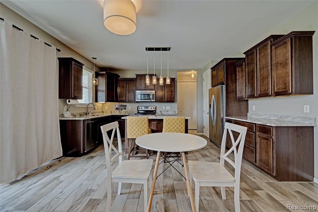28545 Cottage Lane, New Hudson, MI 48165 — Photo 9