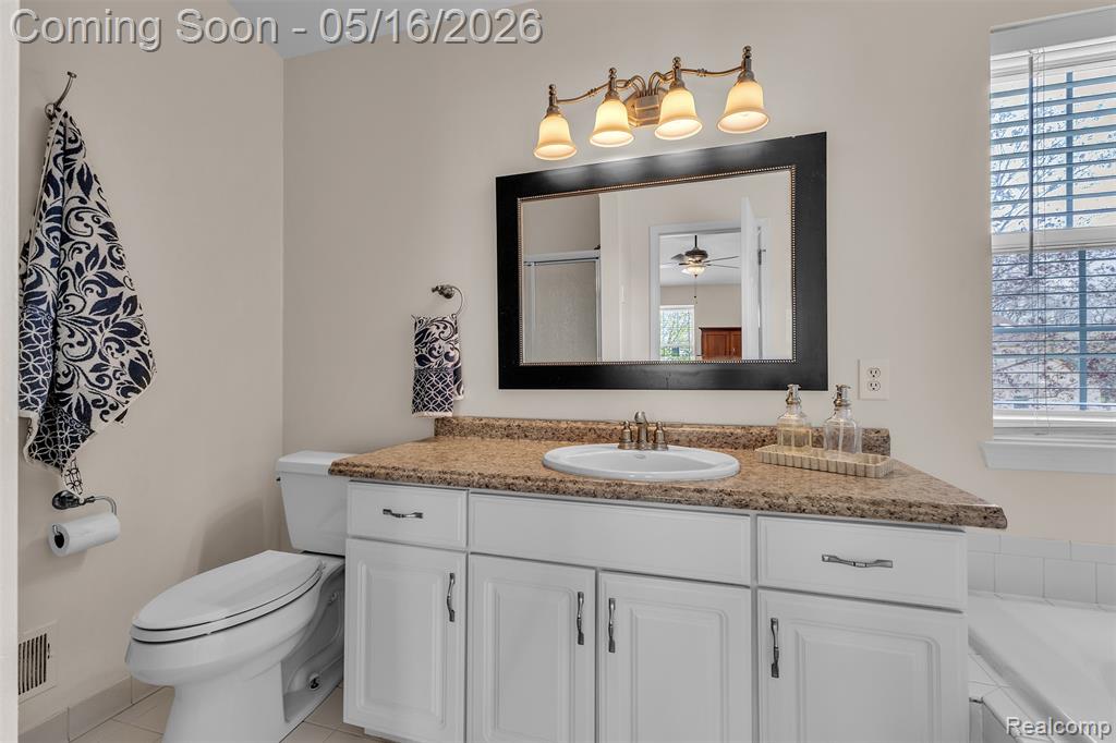 944 S Parkwood Drive, South Lyon, MI 48178 — Photo 34