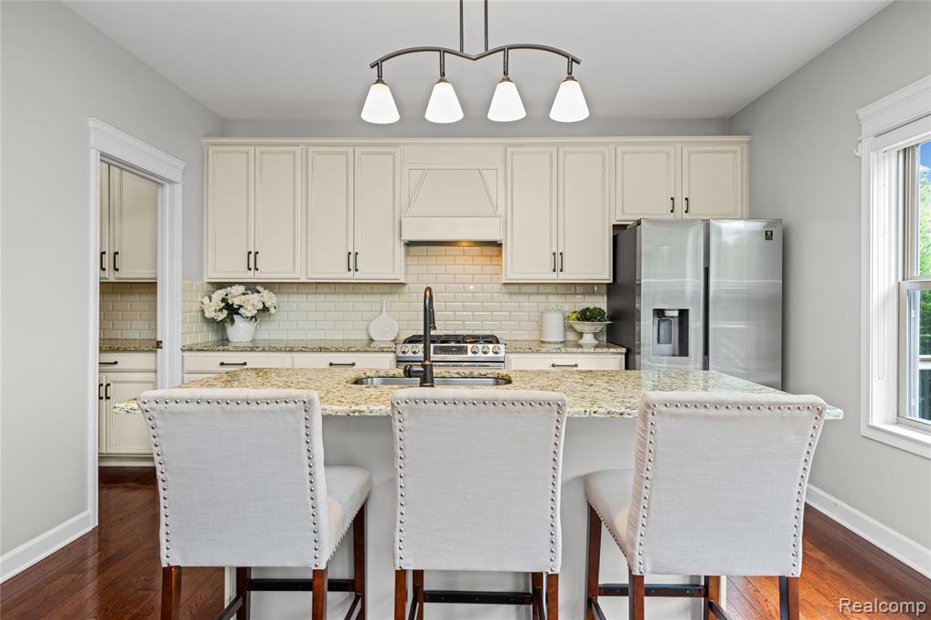 730 Leon Road, Walled Lake, MI 48390 — Photo 15