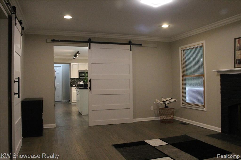 5226 Green Road, West Bloomfield, MI 48323 — Photo 13