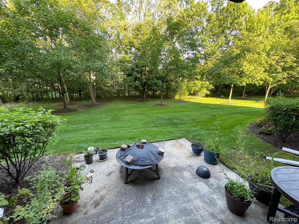 701 CHERRY ORCHARD Road, Canton, MI 48188 — Photo 32