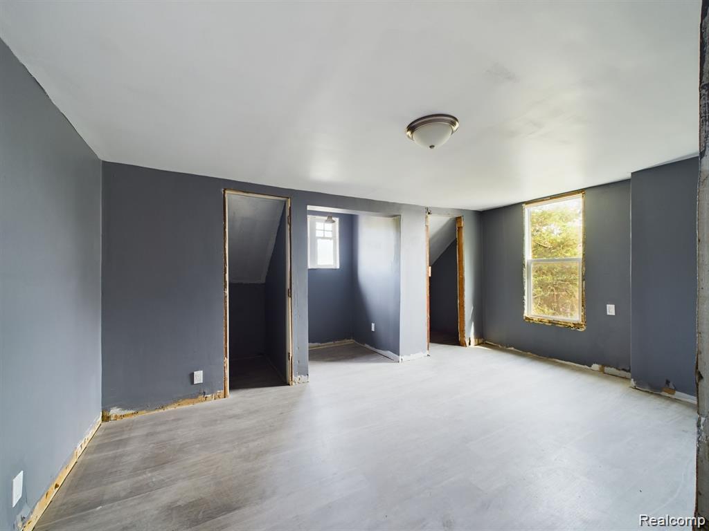 821 M L King Avenue, Flint, MI 48503 — Photo 58
