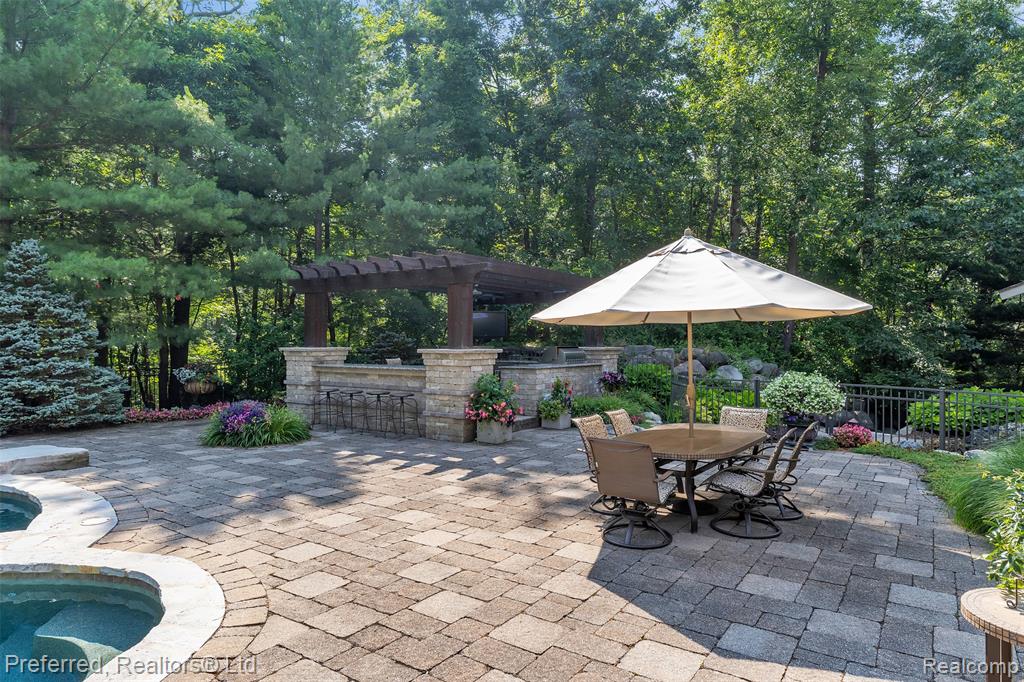 12196 Woodline Drive, Fenton, MI 48430 — Photo 89