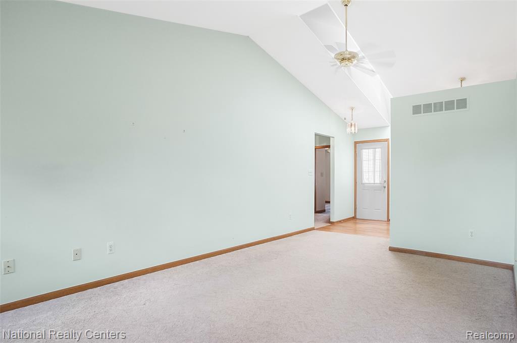 865 Challenging Trail, South Lyon, MI 48178 — Photo 10