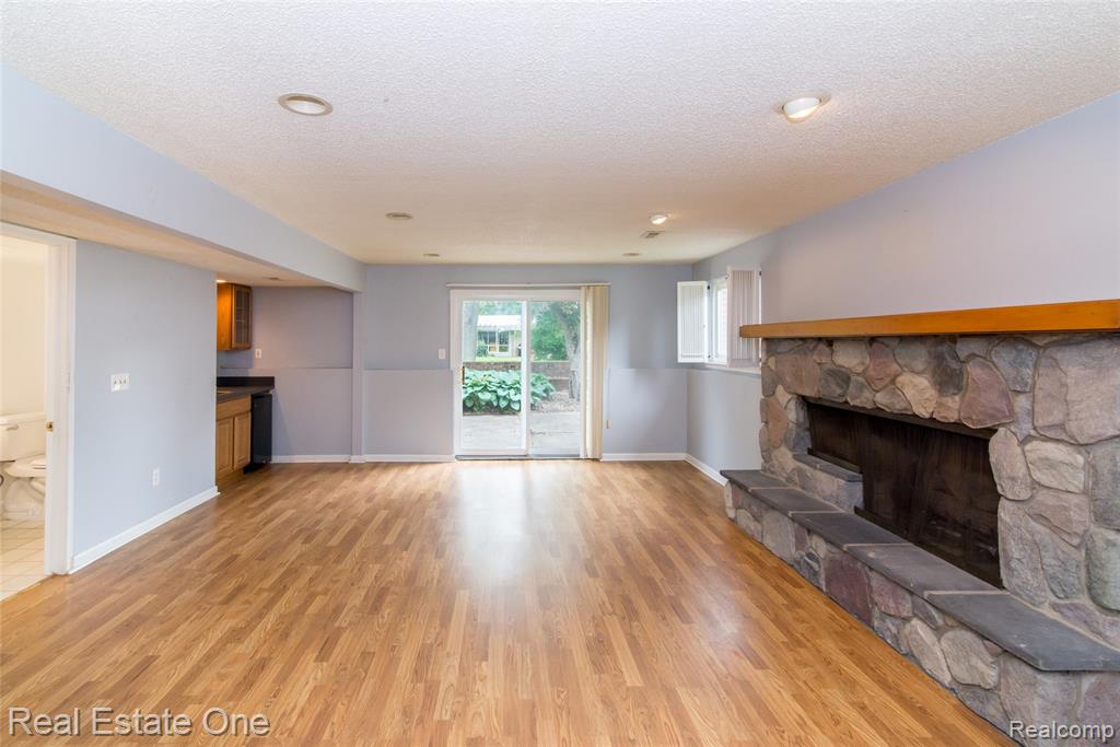 6845 Tamerlane Drive, West Bloomfield, MI — Photo 40