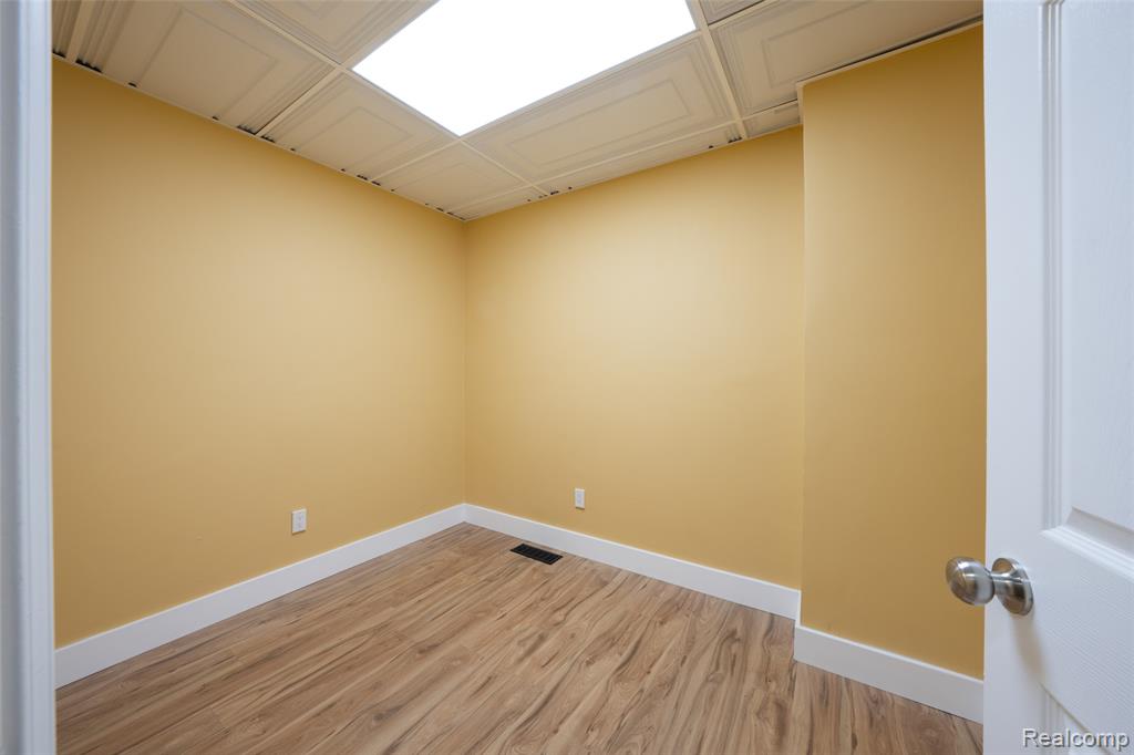 1095 W Huron Street, Waterford, MI 48328 — Photo 28