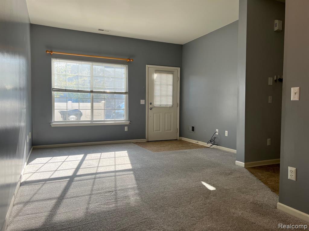 26652 KIRKWAY Drive, Woodhaven, MI 48183 — Photo 11