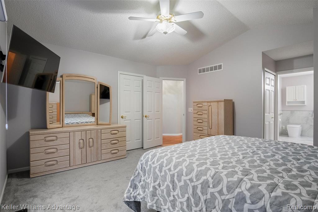 35173 Knollwood Lane, Farmington, MI 48335 — Photo 31