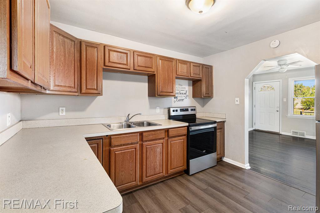 5584 Toepfer Road, Warren, MI 48091 — Photo 9