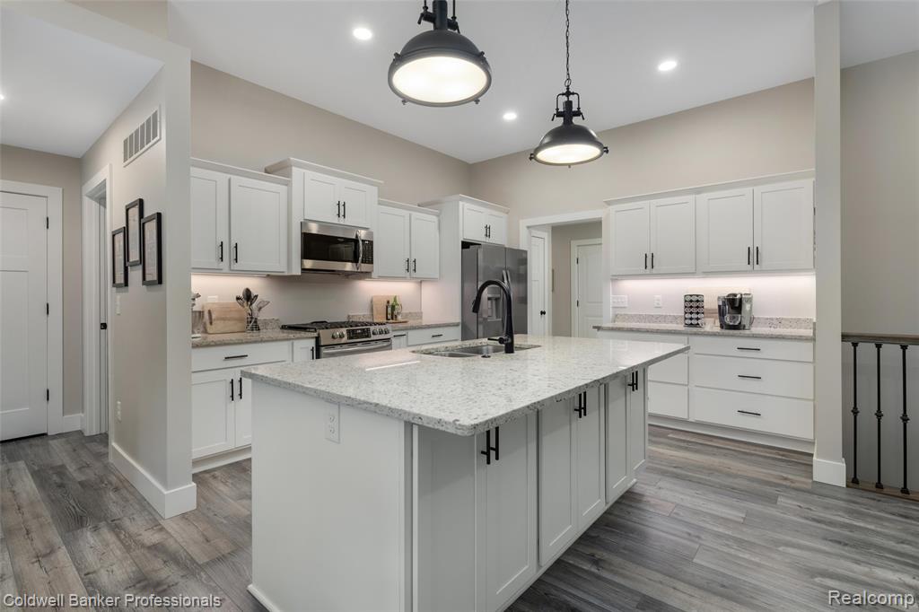 3320 Acorn Grove Court, Ortonville, MI 48462 — Photo 11