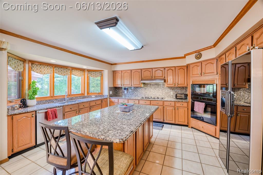 29342 Strathmore Drive, Farmington, MI 48331 — Photo 24