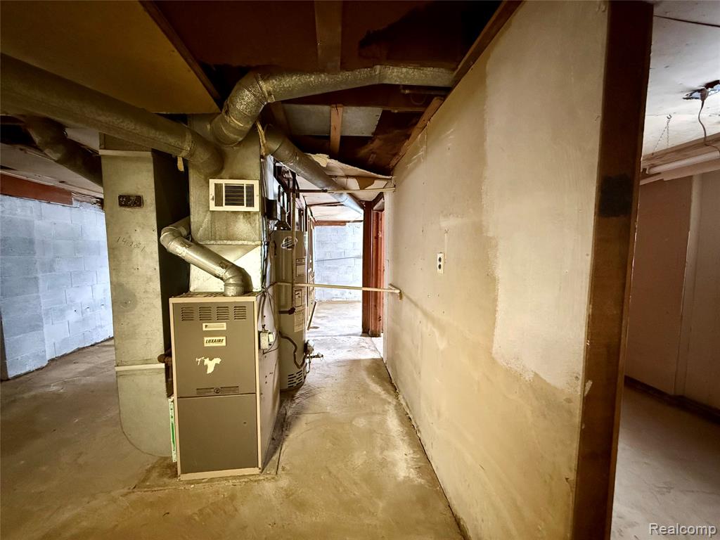 6377 E Atherton Road, Burton, MI 48519 — Photo 18
