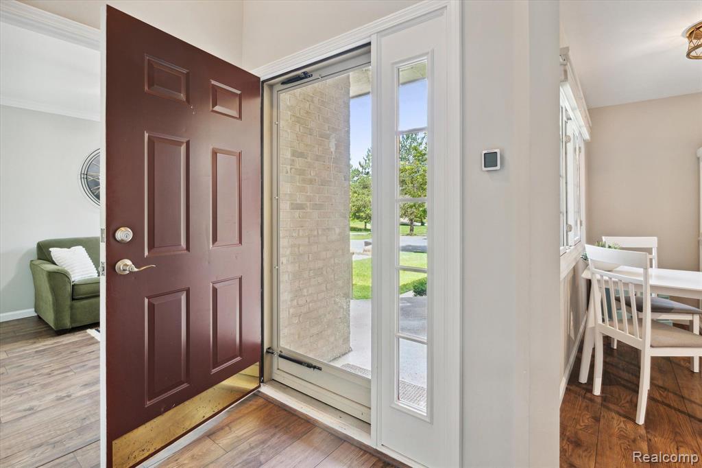 2736 MAPLE FOREST Drive, Wixom, MI 48393 — Photo 5