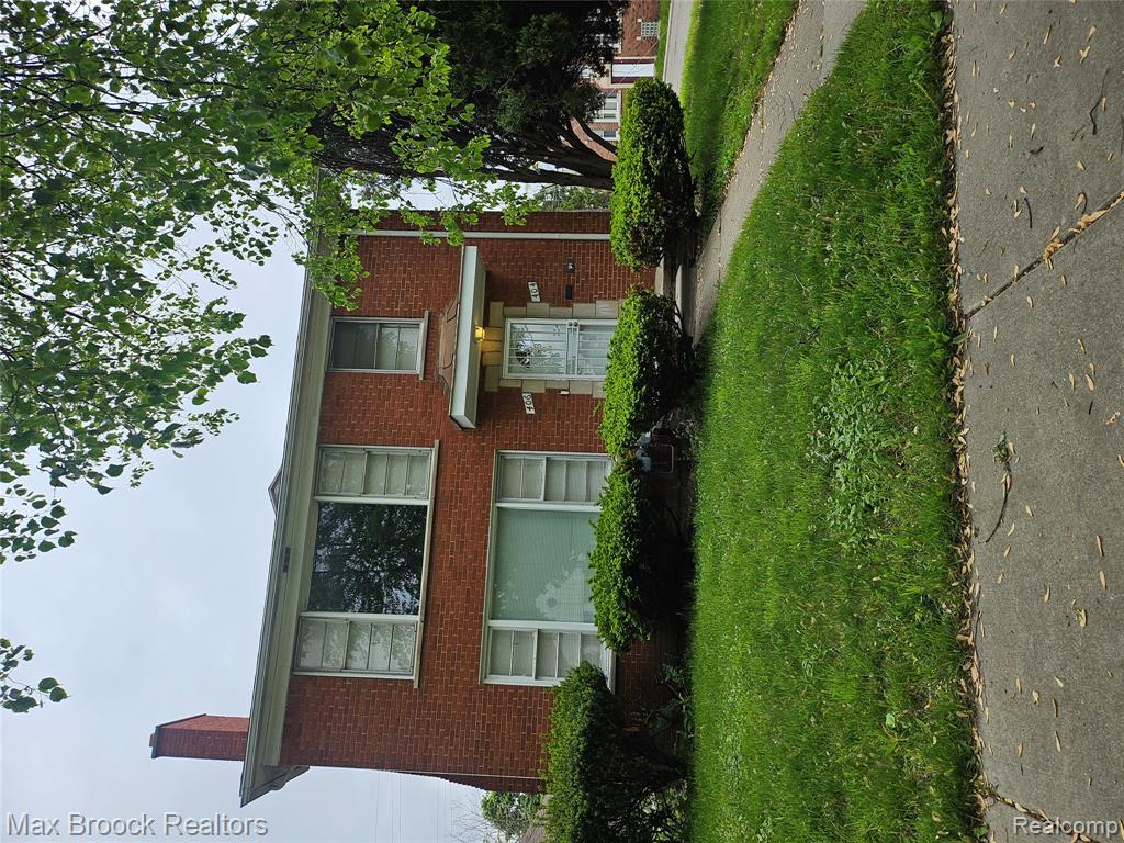 406 W Golden, Highland Park, MI 48203 — front exterior