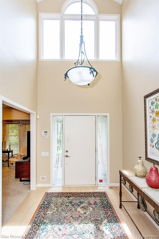 6524 Pleasant Lake Court, West Bloomfield, MI — Photo 4