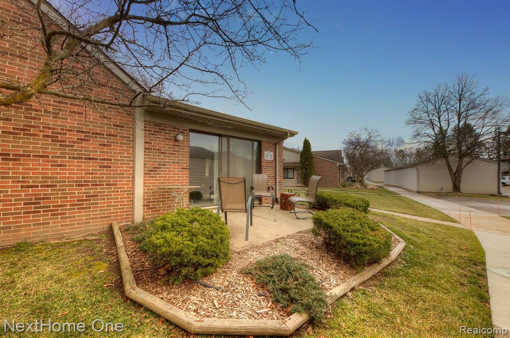 400 SPRING BROOKE Drive, Brighton, MI 48116 — Photo 3
