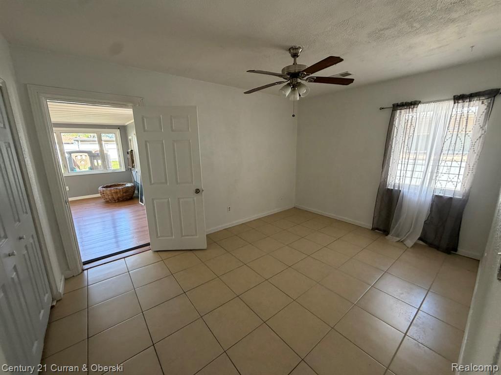 7427 DREXEL Street, Dearborn Heights, MI 48127 — Photo 6